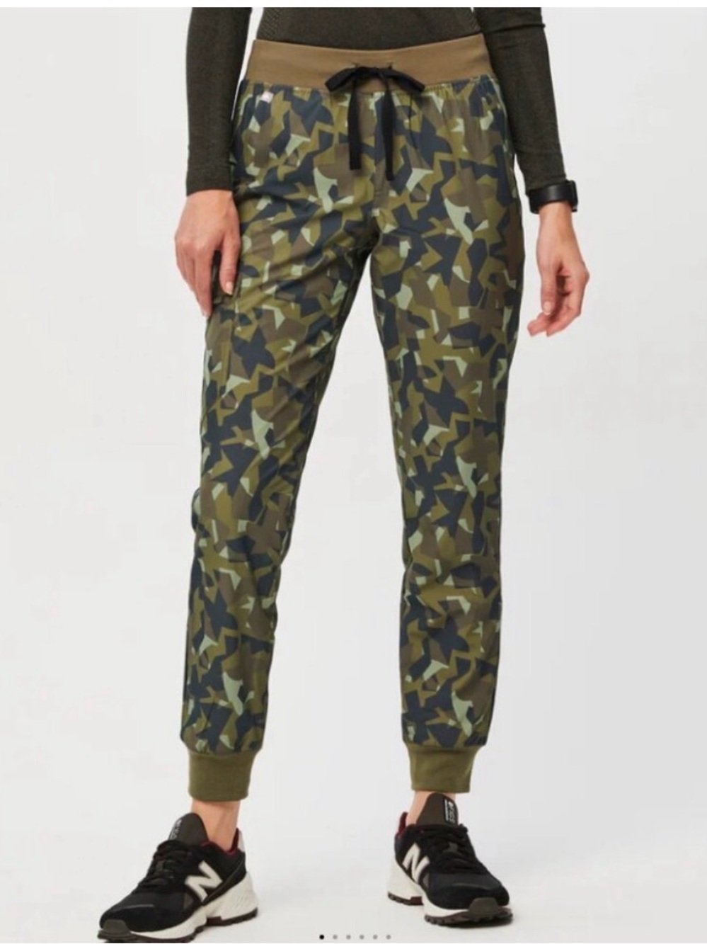 Figs Zamora FREEx Camo Jogger Scrub Pants Size Medium